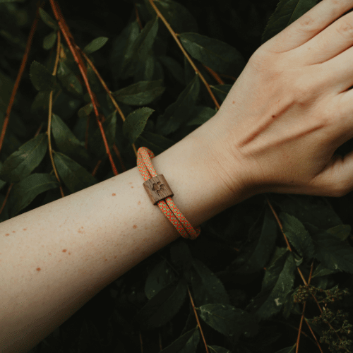 Armband Kona Pfote Holz Nuss Paracord Segeltau Band yellowstone Größe S, M, L mit Schiebeknoten am Handgelenk